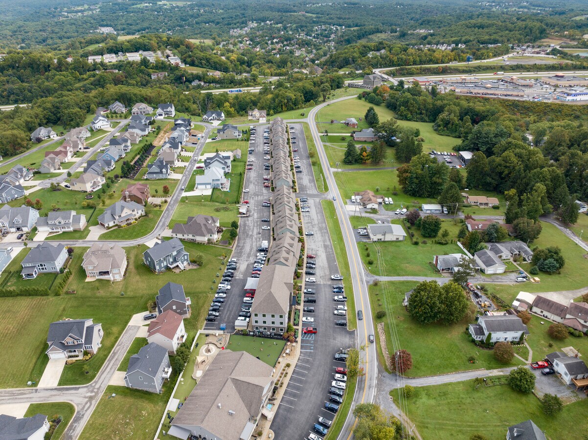 8000 Coombs Farm Rd, WV 26508