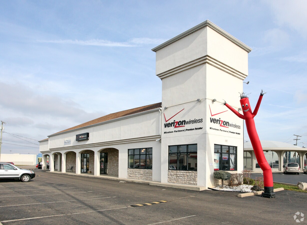 897 Hebron Rd, Heath, OH 43056