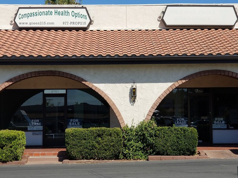 Retail in Redding, CA for sale - Primary Photo - Image 1 of 1