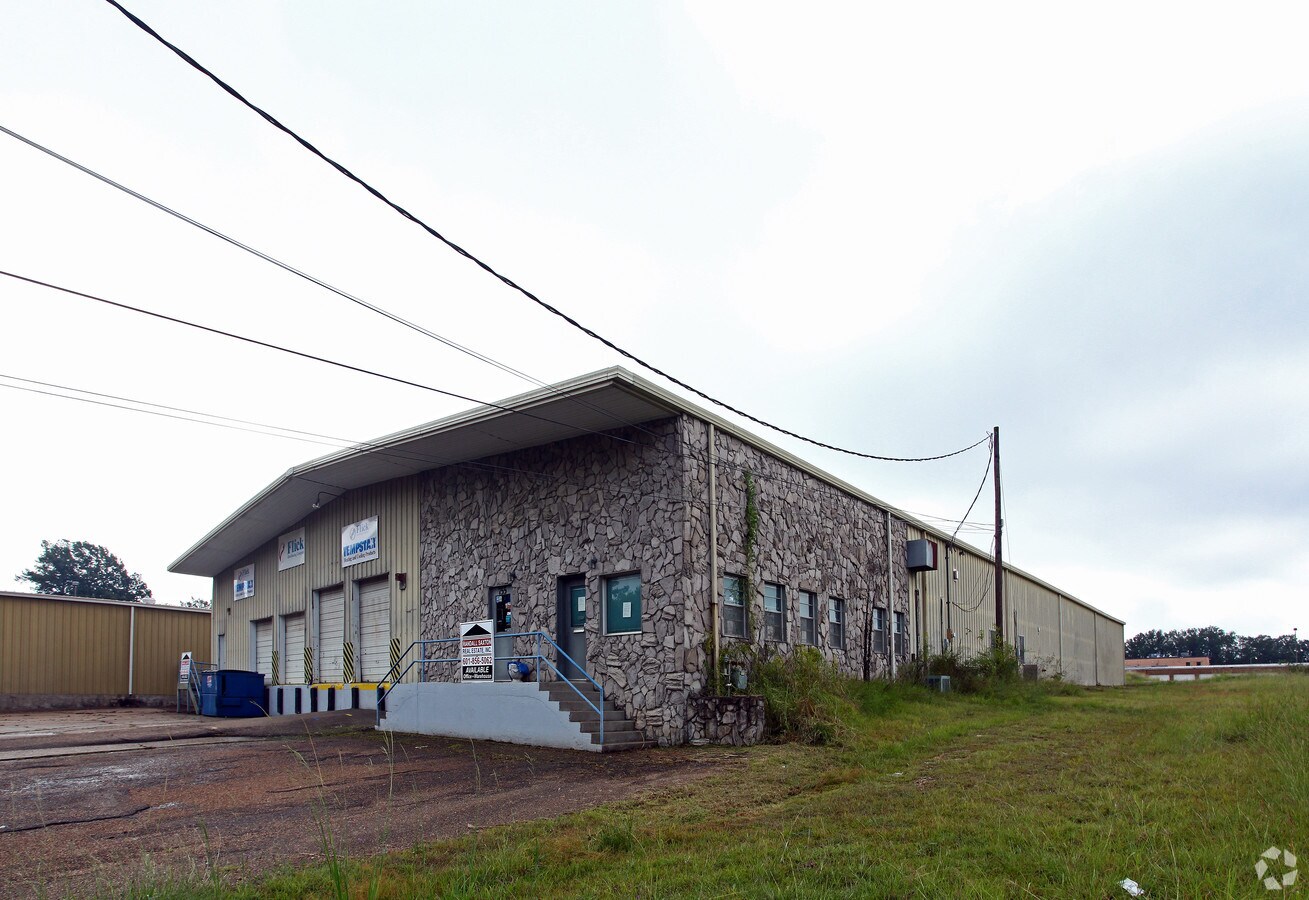 755 E McDowell Rd, Jackson, MS 39204