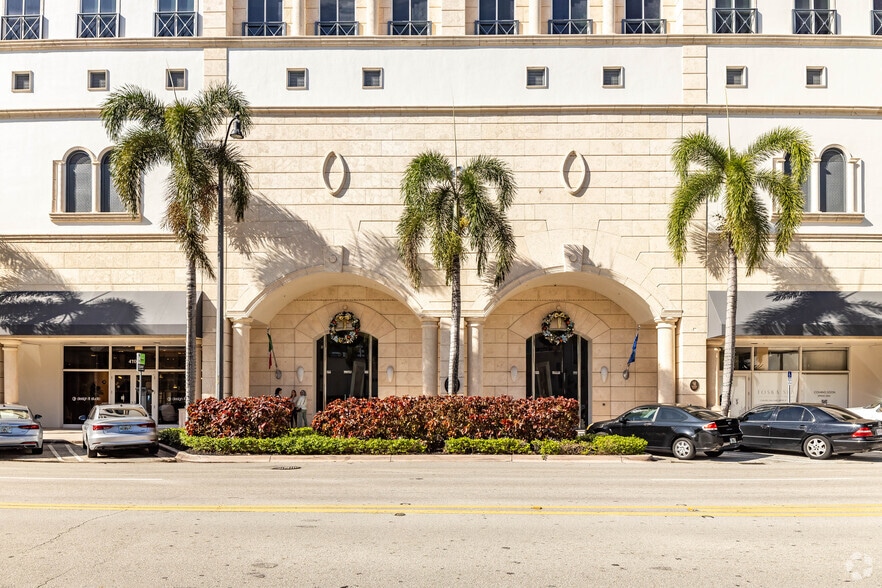 4000 Ponce de Leon Blvd, Coral Gables, FL for lease - Building Photo - Image 3 of 17