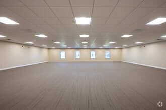 41 Romano Vineyard way, North Kingstown, RI for lease Interior Photo- Image 1 of 3