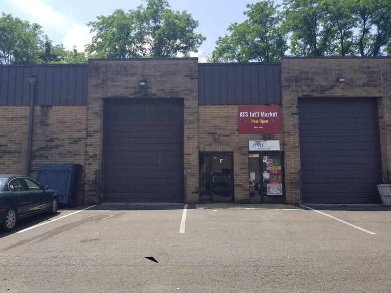 619 Hampton Park Blvd, Capitol Heights, MD for lease - Building Photo - Image 1 of 10