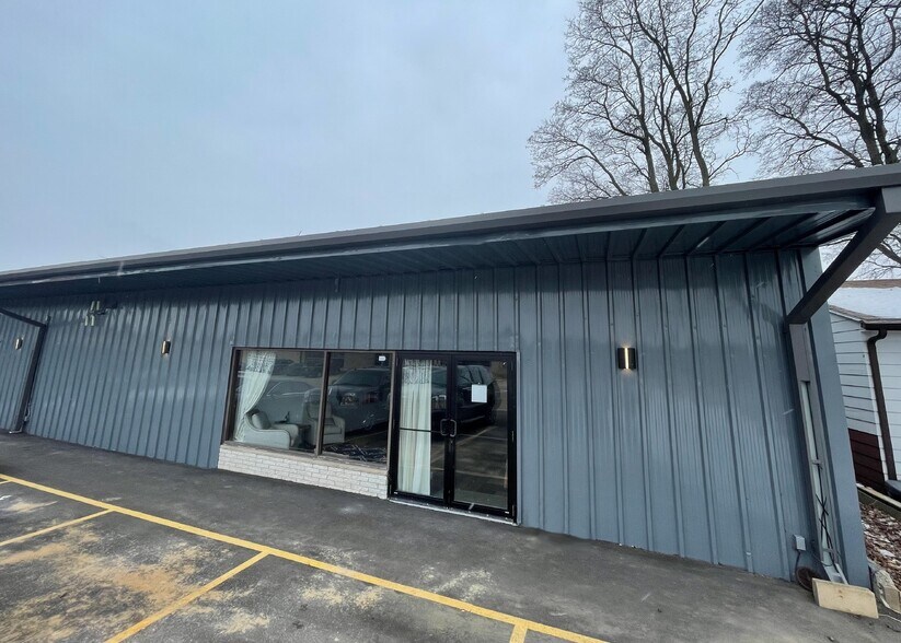 329 Coyier Ln, Madison, WI for lease - Building Photo - Image 2 of 2