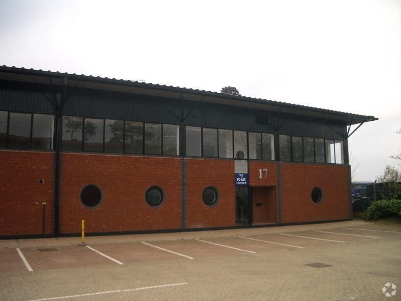 21 Albert Dr, Woking for sale - Primary Photo - Image 1 of 1