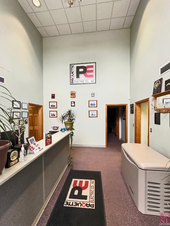 368 Killingly Rd, Pomfret Center, CT for sale Interior Photo- Image 1 of 8