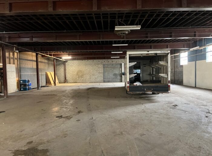 266 Royal York Rd, Toronto, ON for lease - Interior Photo - Image 3 of 4