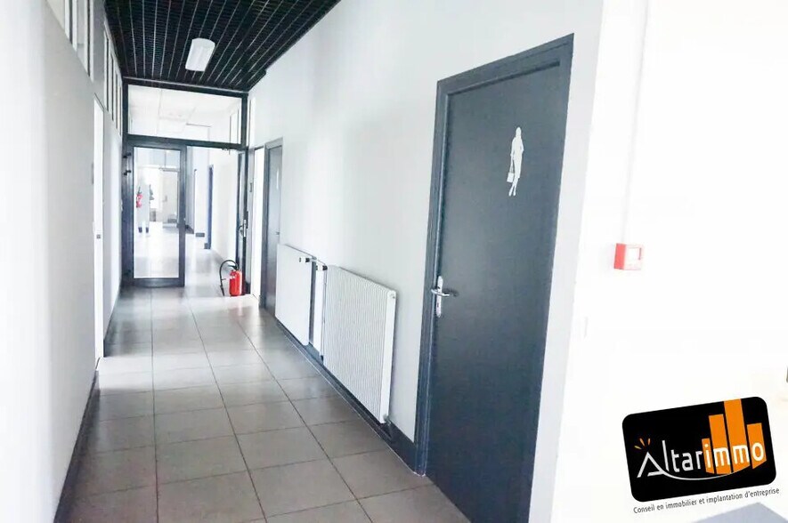 Office in Lucé for lease - Interior Photo - Image 3 of 4