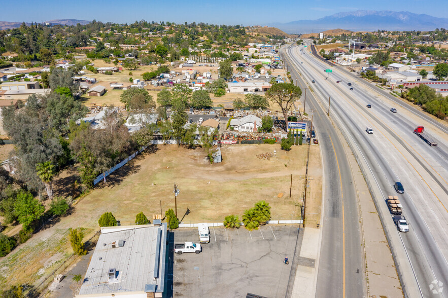 31909-31925 Outer Highway 10 S, Yucaipa, CA for lease - Aerial - Image 3 of 5