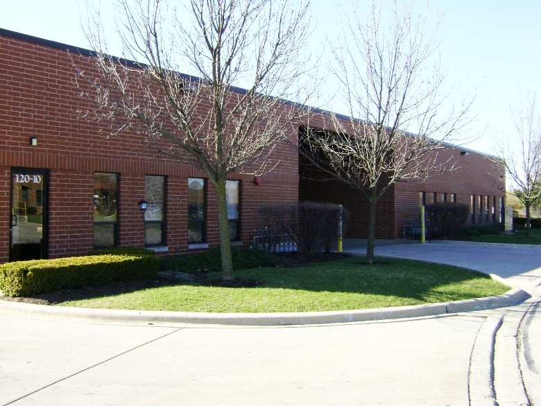120 Easy St, Carol Stream, IL for lease - Primary Photo - Image 1 of 4