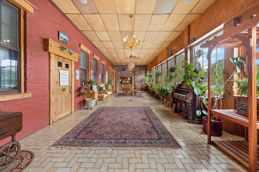 84 Park Ave, Flemington, NJ for lease - Building Photo - Image 2 of 50