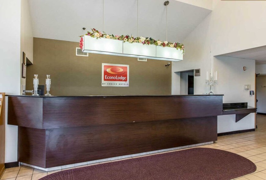 4244 Brandywine Dr, Peoria, IL for sale - Building Photo - Image 1 of 1