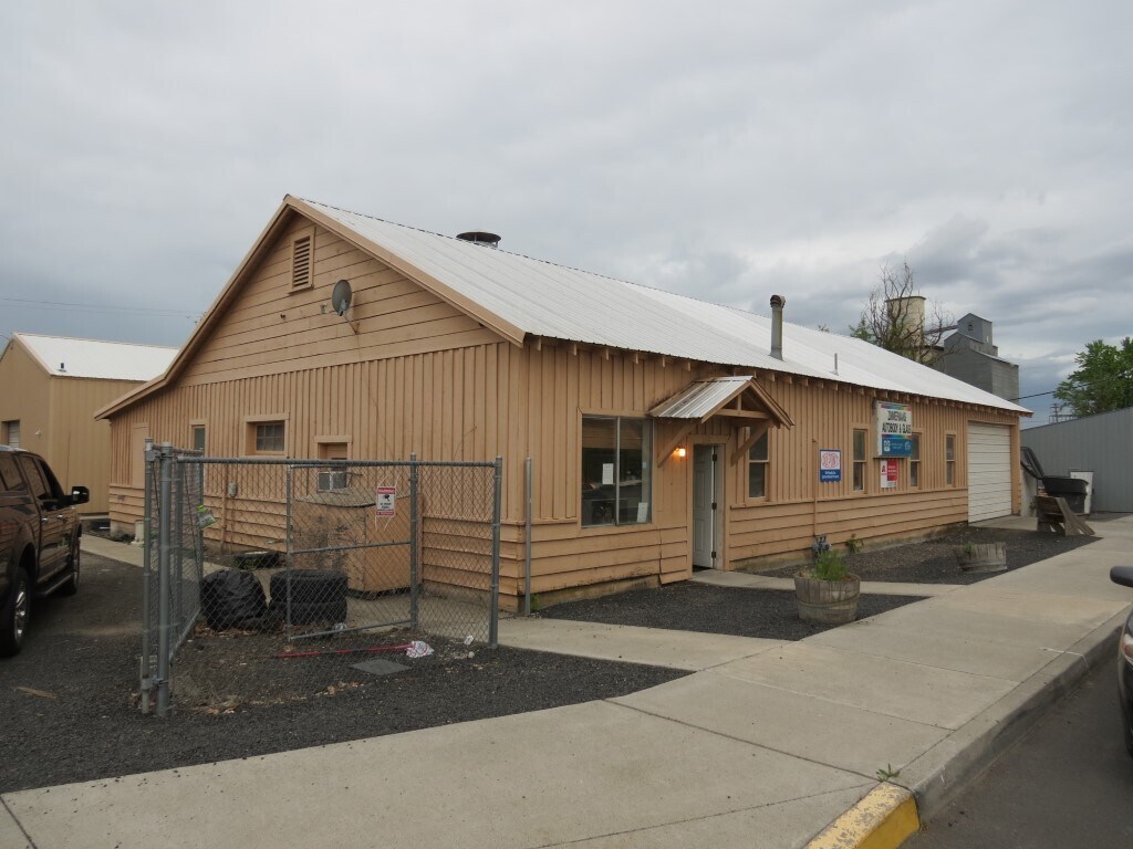 Main, Athena, OR for sale Primary Photo- Image 1 of 1