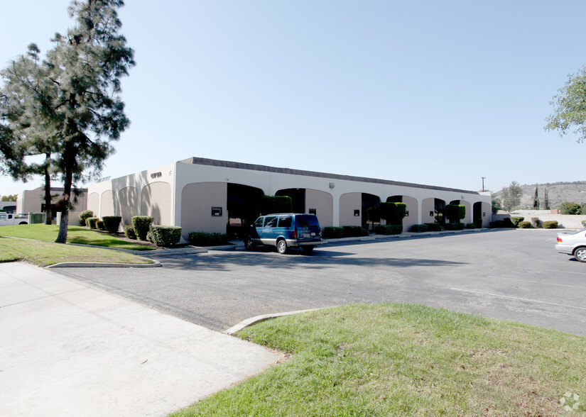 2615-2655 Pomona Blvd, Pomona, CA for lease - Primary Photo - Image 3 of 3