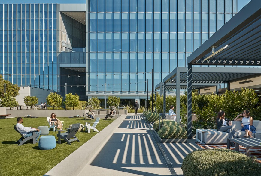 11355 W Olympic Blvd, Los Angeles, CA for lease - Building Photo - Image 3 of 16