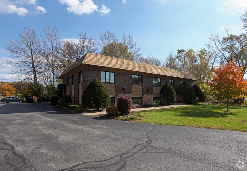 1000-1020 7th North St, Liverpool, NY for sale - Primary Photo - Image 1 of 1