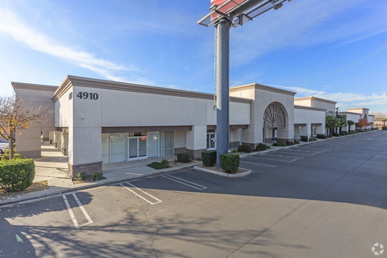 4910 E Ashlan Ave, Fresno, CA 93726