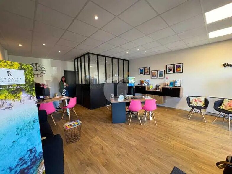 Retail in Marcq-en-Baroeul for lease - Interior Photo - Image 2 of 5