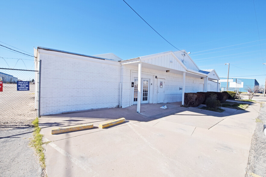 302 Industrial Ave, Odessa, TX for sale - Building Photo - Image 3 of 75