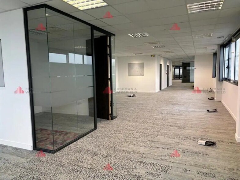 Office in Dijon for lease - Interior Photo - Image 2 of 4