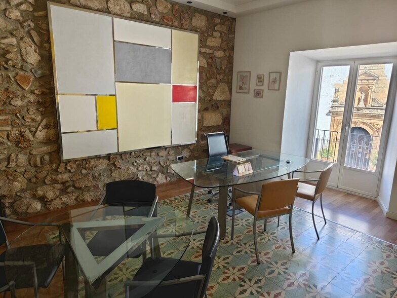 Calle Andrada, 11, Cáceres, Cáceres for lease - Building Photo - Image 2 of 8