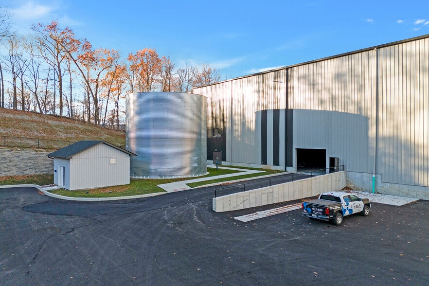 1 Distribution Dr, Bloomingburg, NY for lease - Building Photo - Image 3 of 9