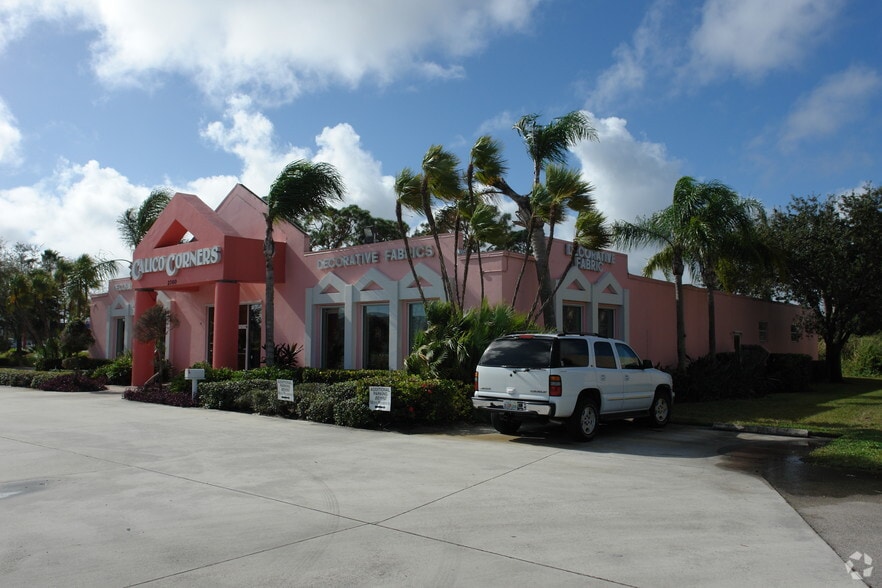 2700 NW Federal Hwy, Stuart, FL for sale - Building Photo - Image 2 of 2