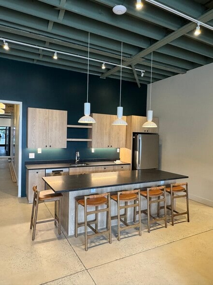 1080 Third St, Macon-Bibb, GA for lease - Interior Photo - Image 3 of 15