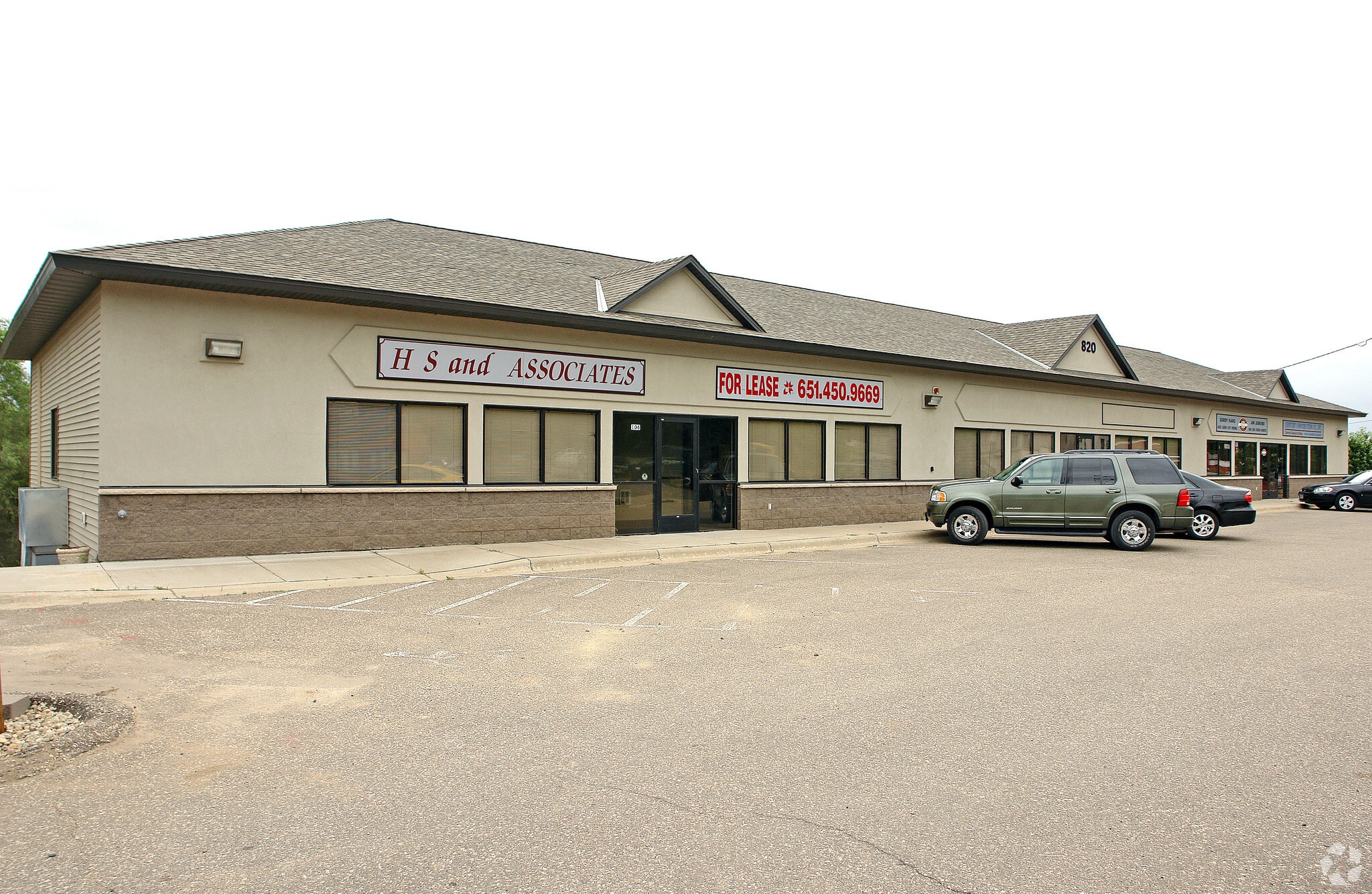 820 N Concord St, South Saint Paul, MN for lease Building Photo- Image 1 of 28