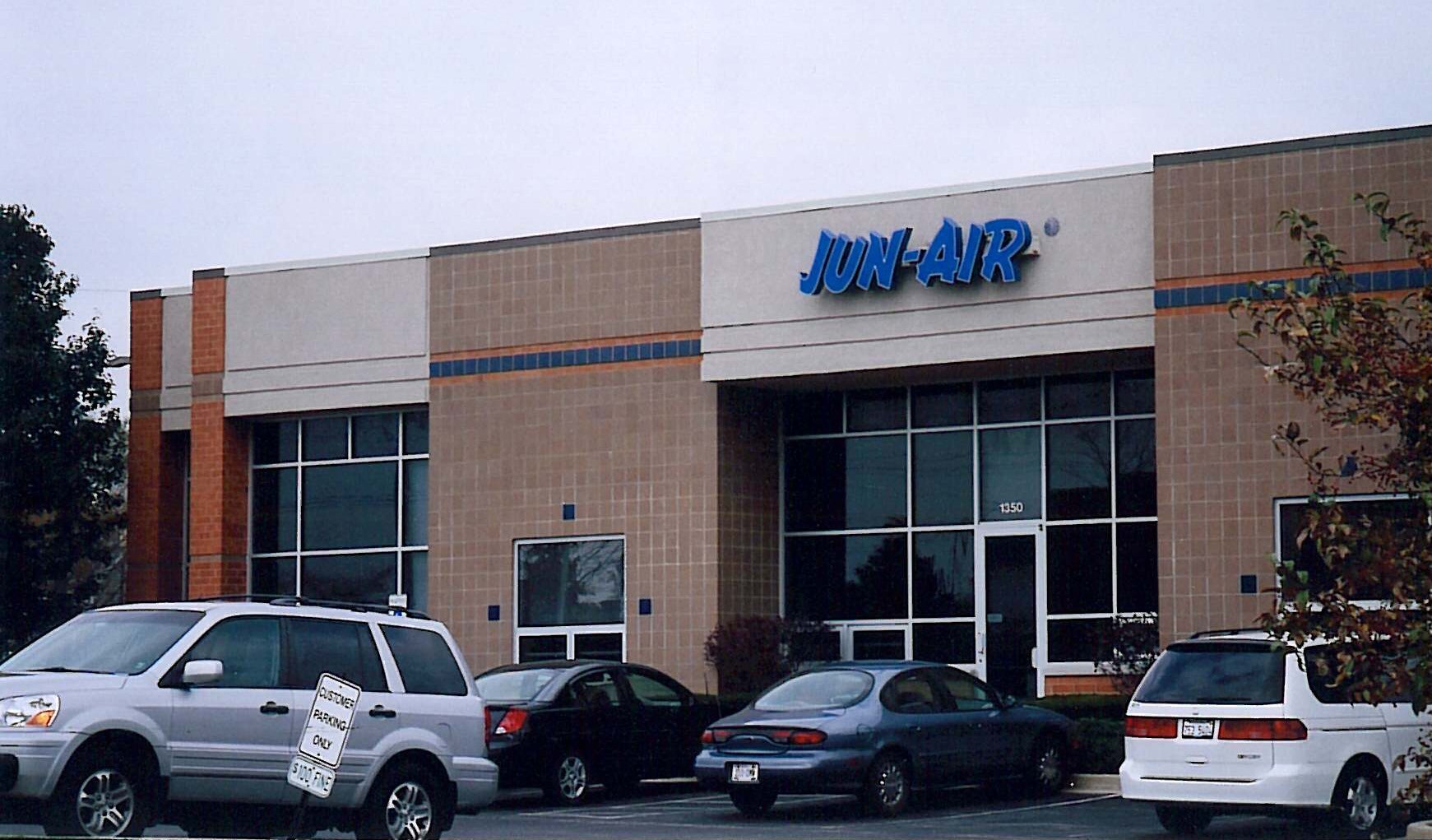 1350 Abbott Ct, Buffalo Grove, IL for sale Primary Photo- Image 1 of 1