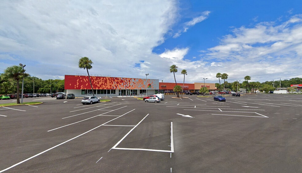 2201 34th St S, Saint Petersburg, FL for lease - Primary Photo - Image 1 of 4