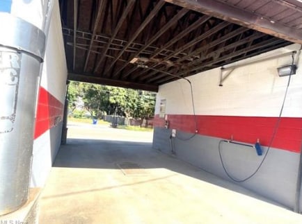 1700 Pennsylvania Ave, East Liverpool, OH for sale - Building Photo - Image 2 of 8