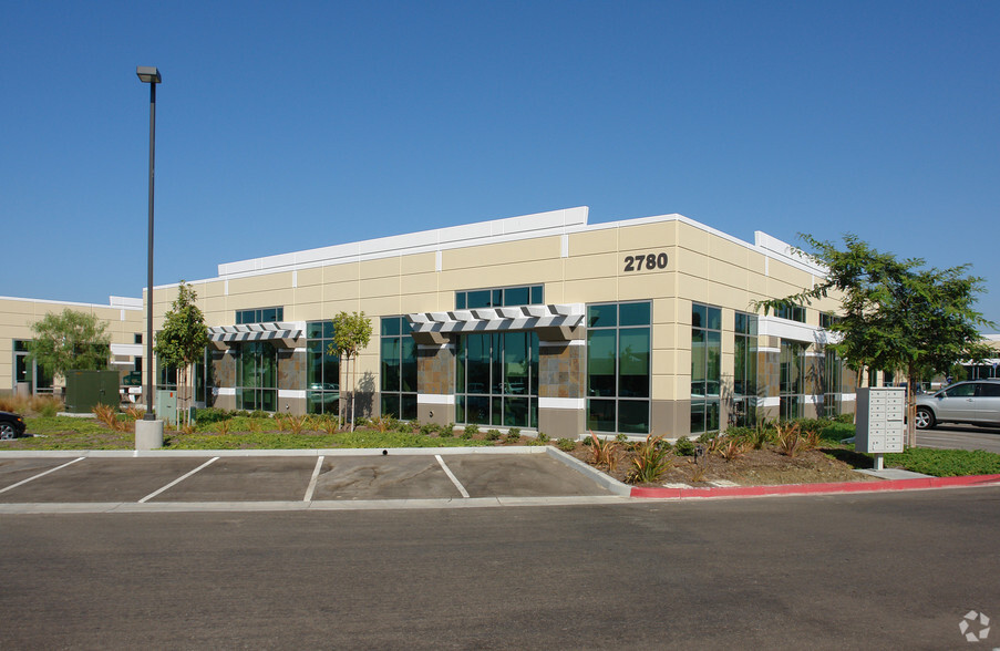 2780 Gateway Rd, Carlsbad, CA for lease - Building Photo - Image 1 of 4