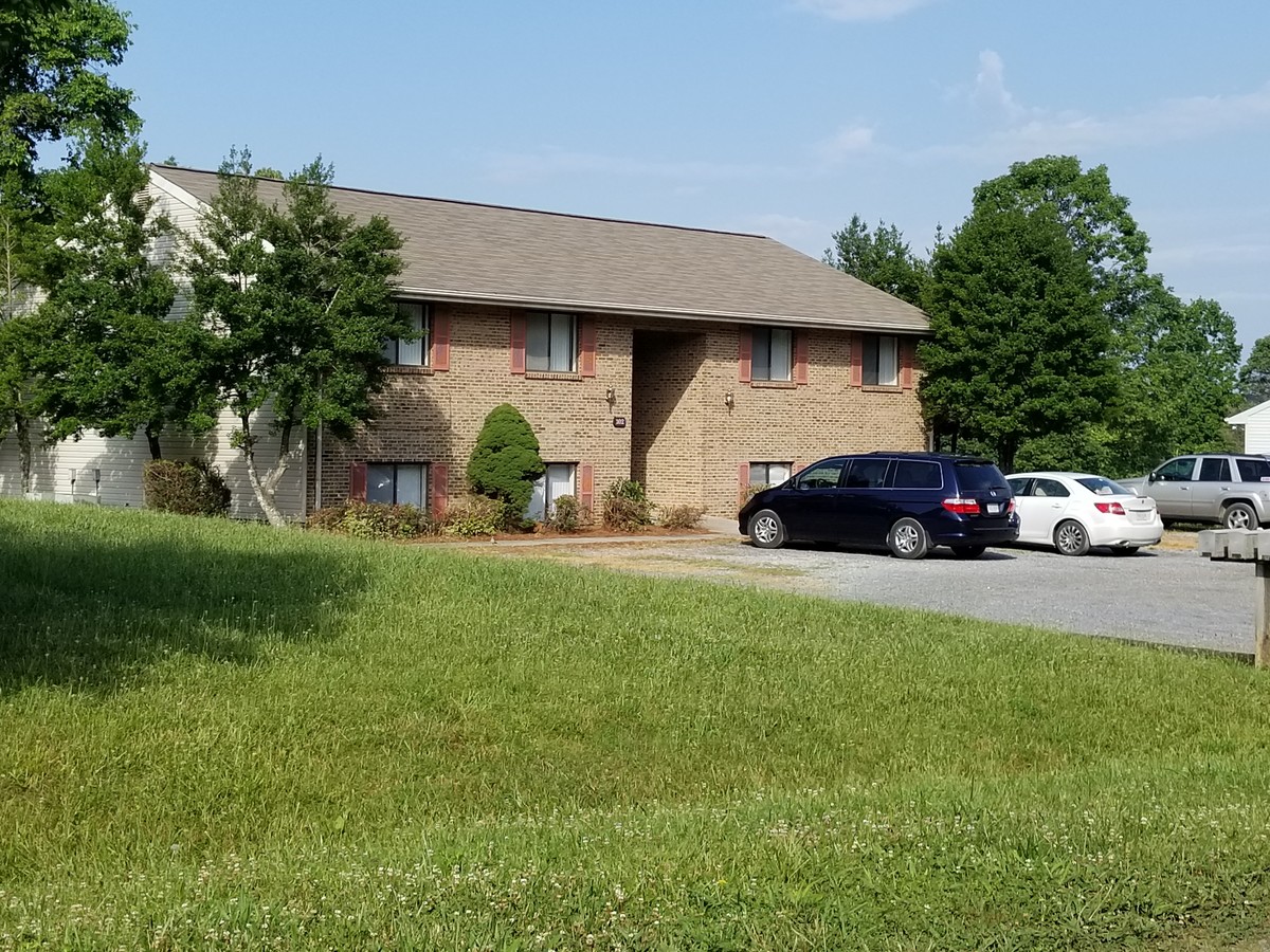 102 McAlliff Ln, Moneta, VA 24121 | LoopNet