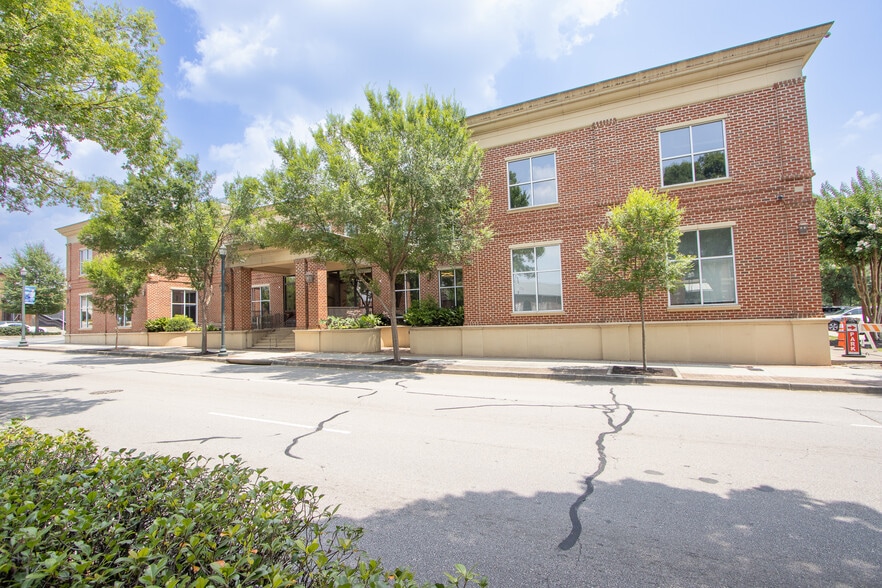 700 Gervais St, Columbia, SC for lease - Building Photo - Image 2 of 13