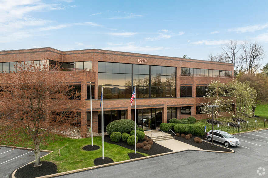 812 Springdale Dr, Exton, PA for lease - Building Photo - Image 1 of 12