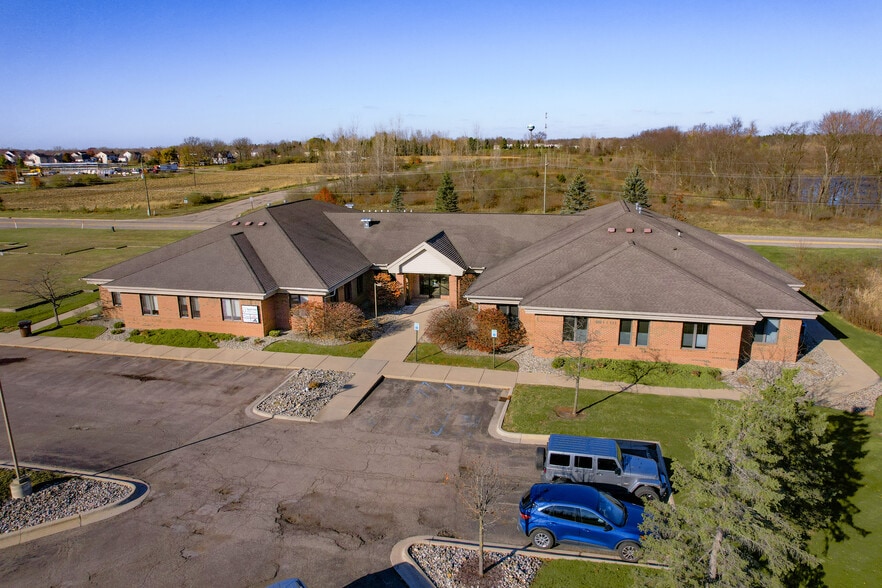 301 Williamston Center Dr, Williamston, MI for sale - Building Photo - Image 3 of 10