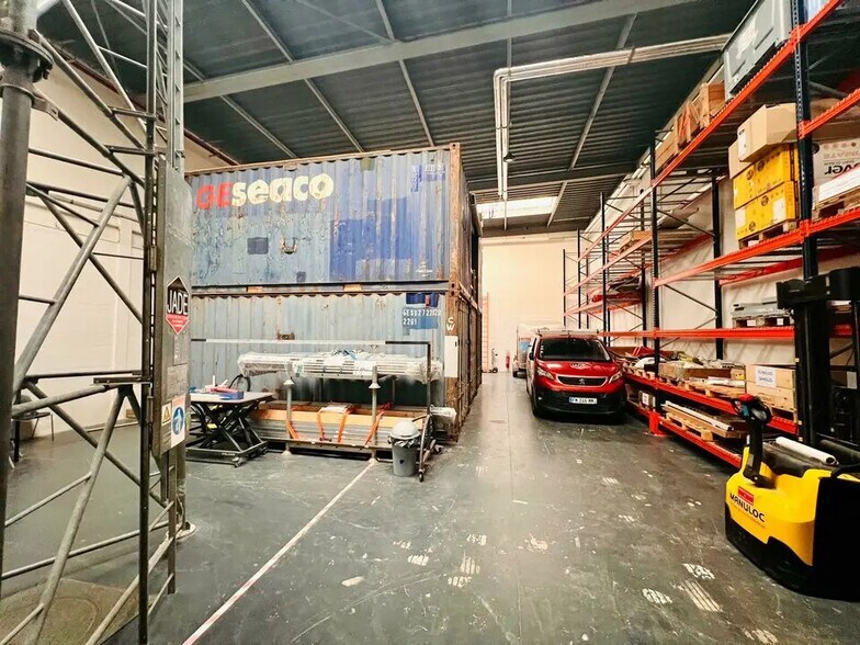 Flex in Aubervilliers for lease - Building Photo - Image 1 of 14