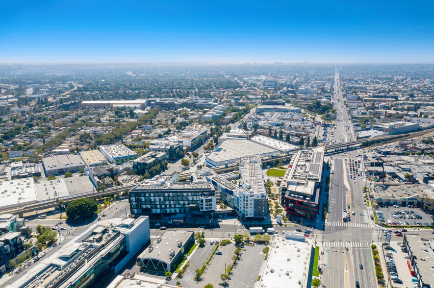 8900 Venice Blvd, Culver City, CA for lease - Building Photo - Image 2 of 13