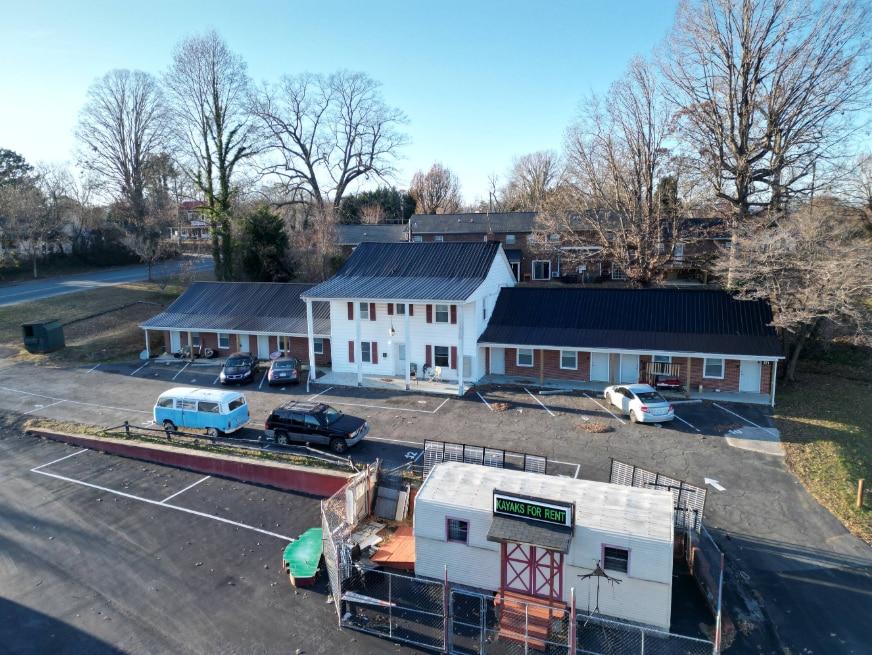671 E Court St, Marion, NC for sale Interior Photo- Image 1 of 29