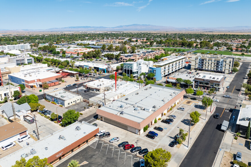 656 W Lancaster Blvd, Lancaster, CA for sale - Building Photo - Image 3 of 39