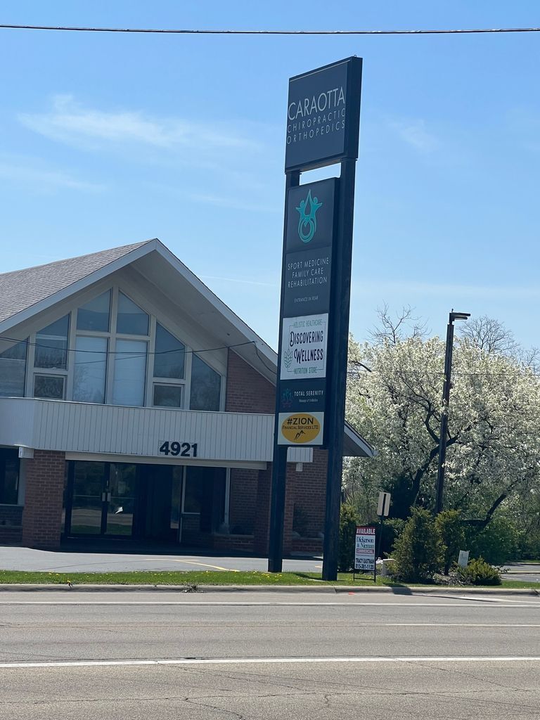 4921 E State St, Rockford, IL for lease Building Photo- Image 1 of 7