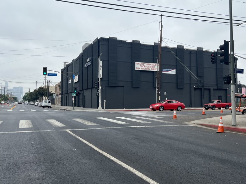 3316-3331 S Main St, Los Angeles, CA for sale - Building Photo - Image 1 of 1