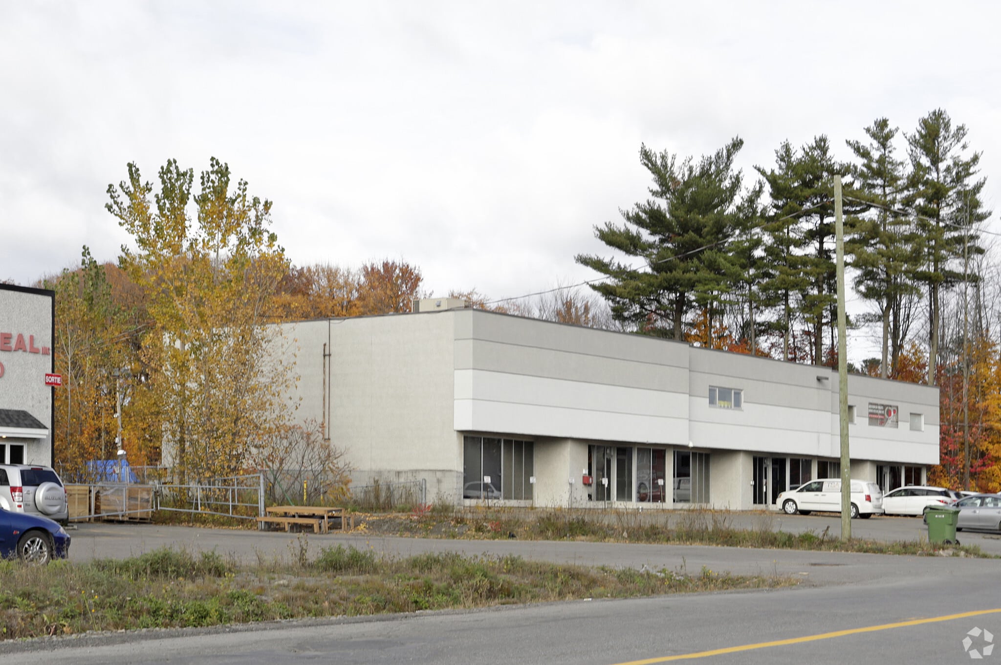 342-350 Boul Roland-Godard, St-Jérôme, QC for lease Primary Photo- Image 1 of 3