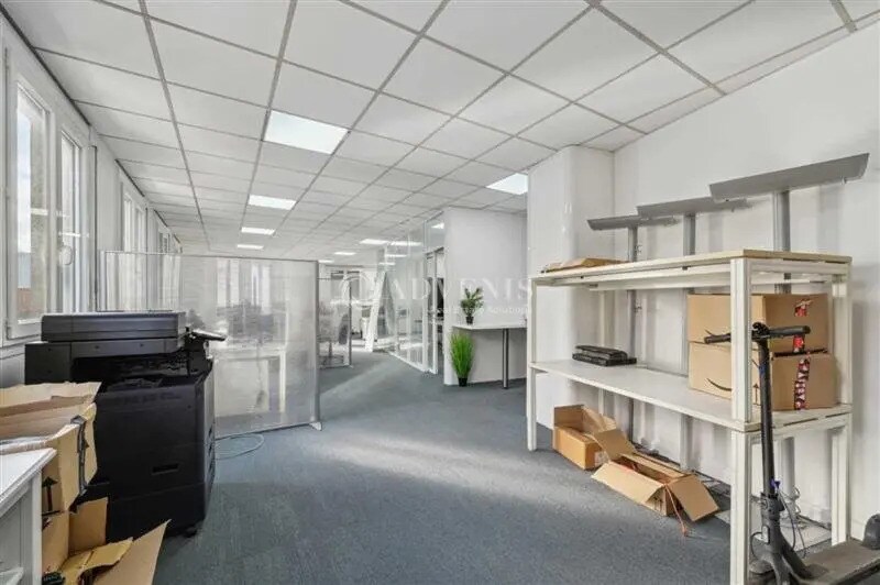 Office in Montrouge for lease Interior Photo- Image 1 of 6