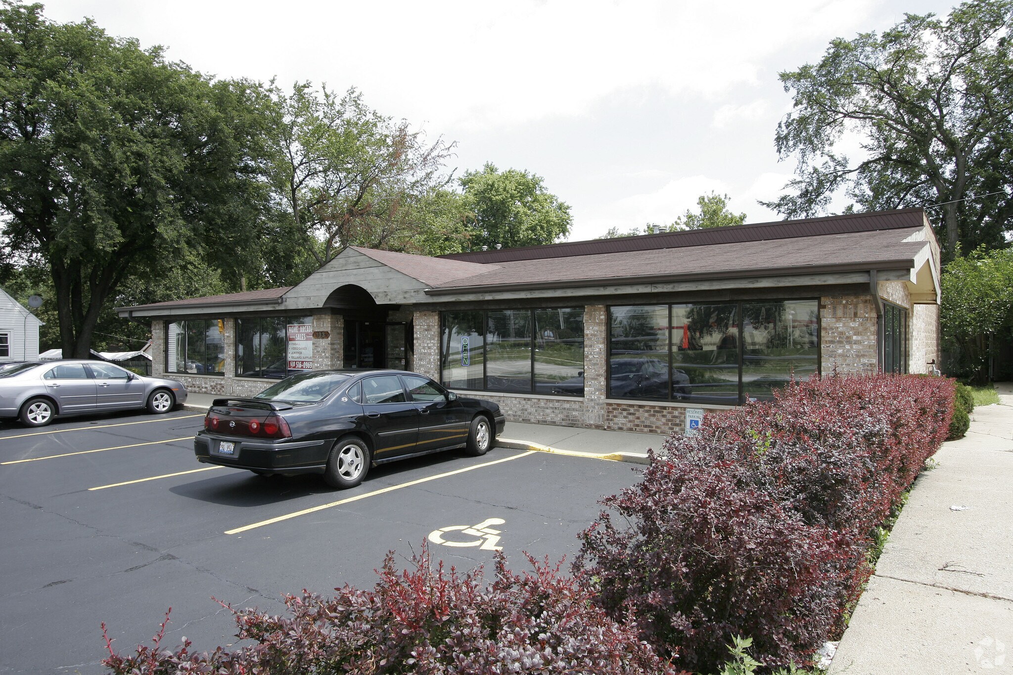 133 S Addison Rd, Addison, IL for sale Primary Photo- Image 1 of 1