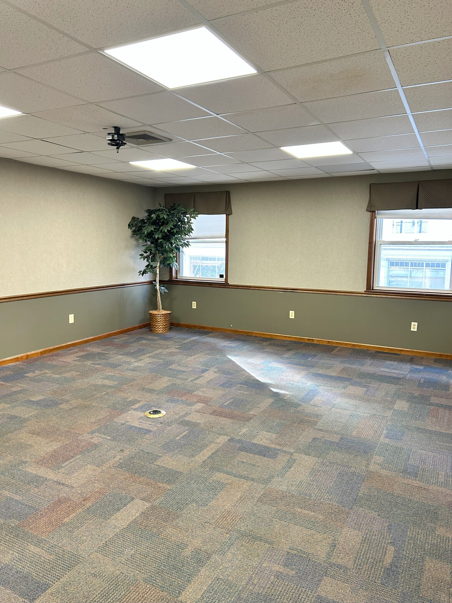 255 Delaware Ave, Buffalo, NY for lease Interior Photo- Image 1 of 5