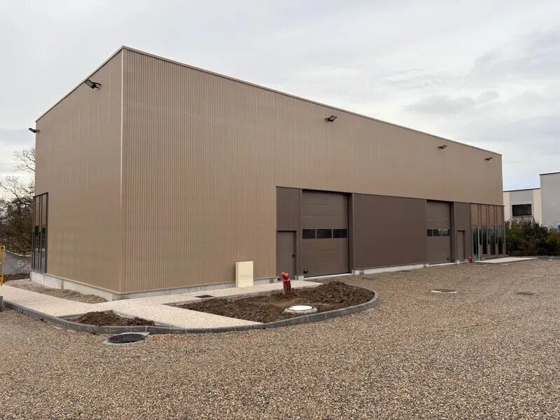 Flex in Jons for lease Building Photo- Image 1 of 9