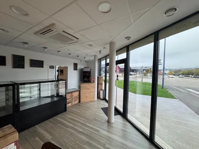 Office in Saint-Étienne for lease Interior Photo- Image 1 of 6