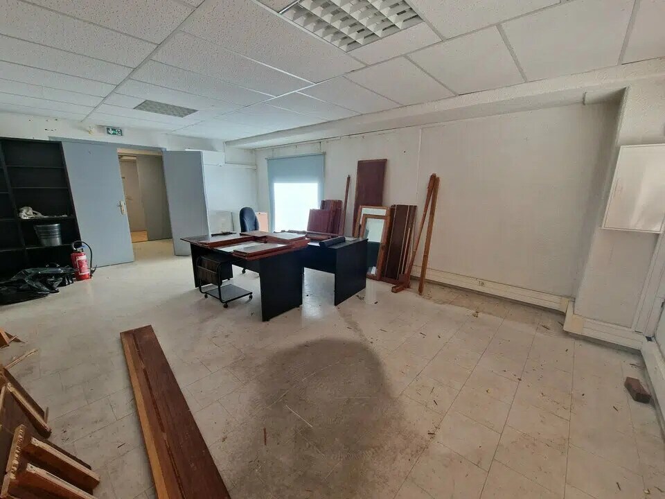 Office in Carros for lease Interior Photo- Image 1 of 4